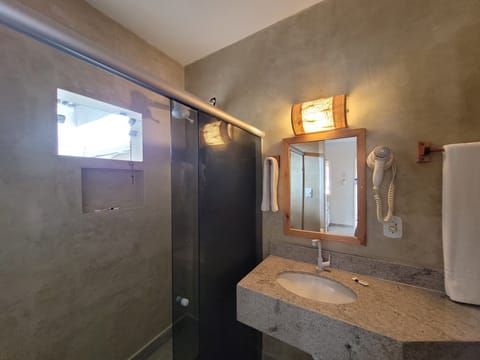 Superior Room | Bathroom | Shower, hair dryer, towels