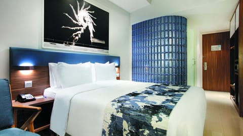 Standard Room (with Free Breakfast) | Minibar, in-room safe, desk, blackout drapes