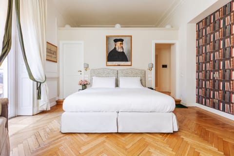 Junior Suite, Balcony | Egyptian cotton sheets, premium bedding, down comforters