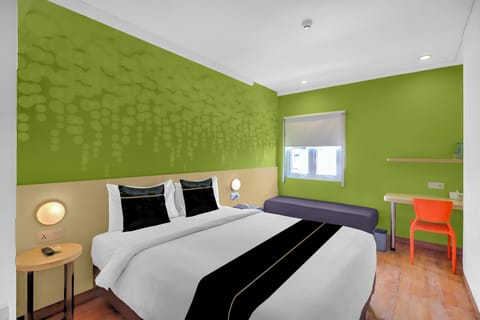 Deluxe Double Room | Minibar, in-room safe, desk, free WiFi