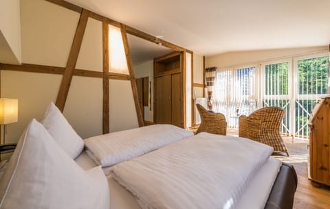 Junior Suite | In-room safe, free WiFi, bed sheets