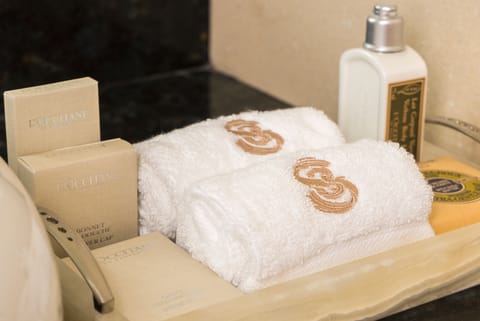 Double Luxury Suite  | Bathroom amenities | Designer toiletries, hair dryer, bathrobes, slippers