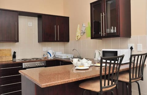 Standard Room, 1 Bedroom | Private kitchen | Electric kettle