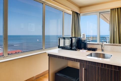 Oceanfront Premium King Suite with Balcony | Private kitchen | Coffee/tea maker