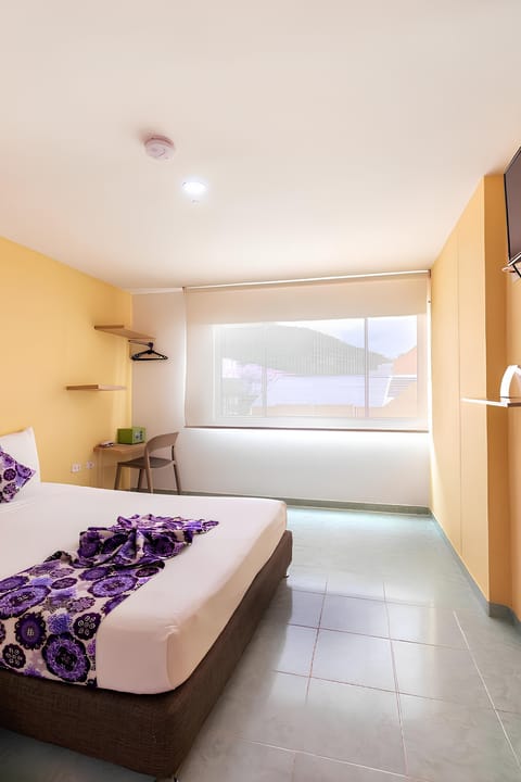 Standard Double Room | In-room safe, soundproofing, free WiFi