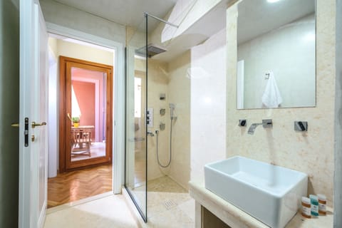 Family Suite, 1 Bedroom, City View (A2) | Bathroom | Shower, rainfall showerhead, free toiletries, hair dryer