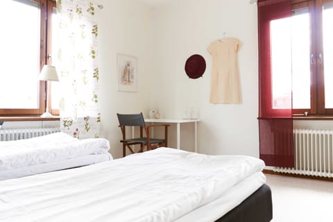 Twin Room, Shared Bathroom | Individually decorated, individually furnished, desk, laptop workspace