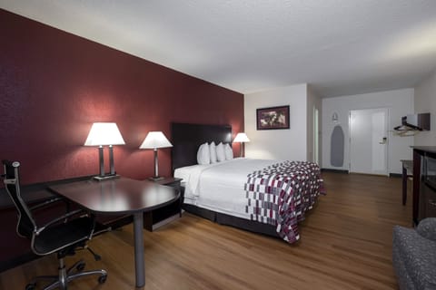 Superior Room, 1 King Bed (Smoke Free) | In-room safe, desk, laptop workspace, blackout drapes