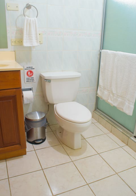 Standard Room, Private Bathroom #4 | Bathroom | Shower, free toiletries, towels