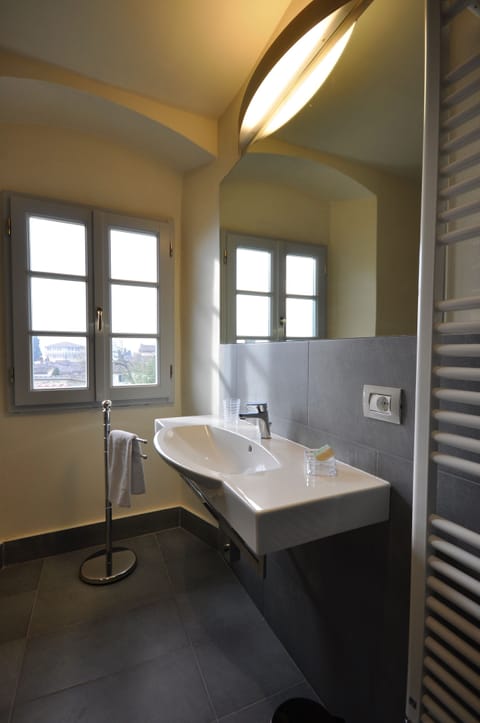 Family Room, 1 Bedroom, Pool Access | Bathroom | Hair dryer, bidet, soap, shampoo