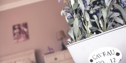 Double Room (Lavender - King Bed) | Bathroom | Shower, free toiletries, towels