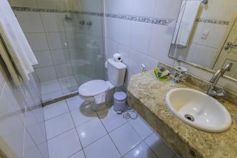 Superior Apartment, Sea View | Bathroom | Shower, hair dryer, towels