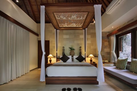 One Bedroom Pool Villa with Jungle View | Premium bedding, minibar, in-room safe, desk