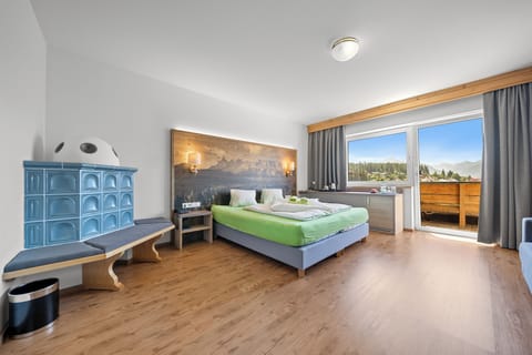 Double Room | In-room safe, desk, free cribs/infant beds, free WiFi