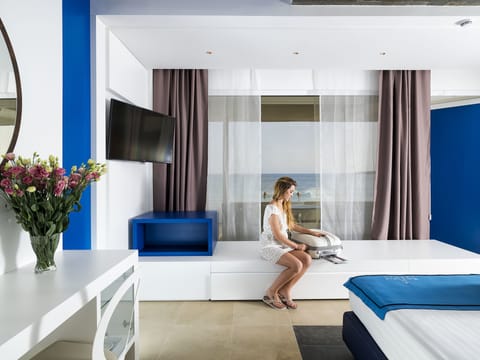 Suite, Private Pool, Sea View | Premium bedding, down comforters, minibar, in-room safe