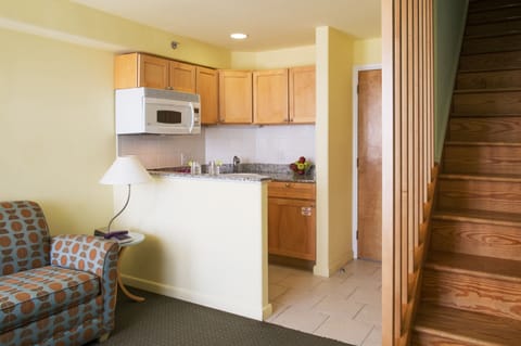 Townhome, 1 Bedroom | Private kitchenette | Fridge, microwave, coffee/tea maker, electric kettle