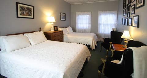 Standard Room, 2 Double Beds | Iron/ironing board, free WiFi, bed sheets