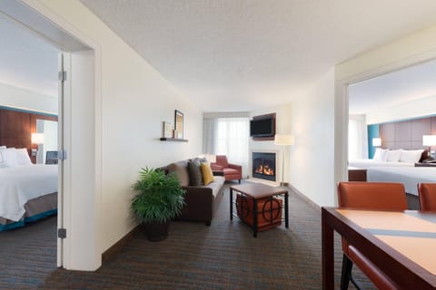 Suite, 2 Bedrooms | Premium bedding, in-room safe, desk, blackout drapes