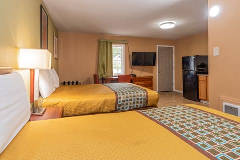 Comfort Studio Suite, 2 Queen Beds, Non Smoking | Down comforters, desk, soundproofing, free WiFi