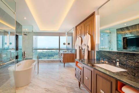 Presidential Suite,1 King Bed, Club Lounge Access | Bathroom | Separate tub and shower, free toiletries, hair dryer, bathrobes