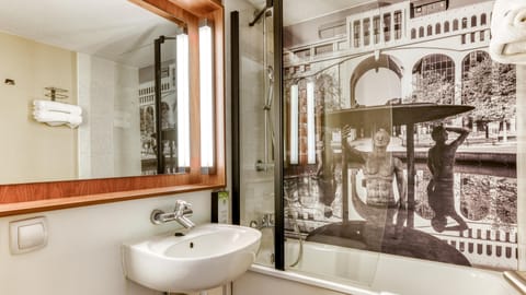 Premium bedding, desk, blackout drapes, iron/ironing board