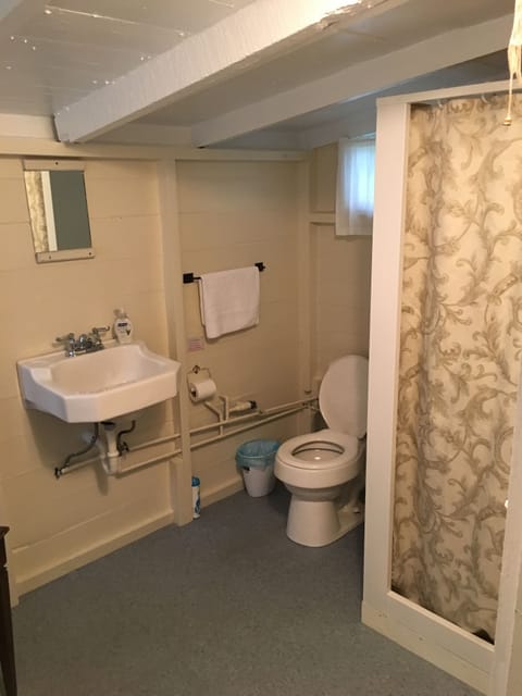 Double Cabin, 2 Double Beds  | Bathroom | Free toiletries, towels