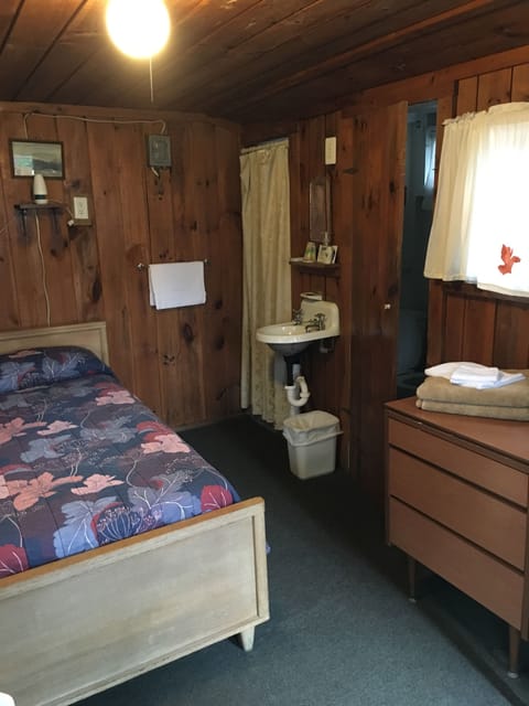 Single Cabin, Full Bed | Free WiFi