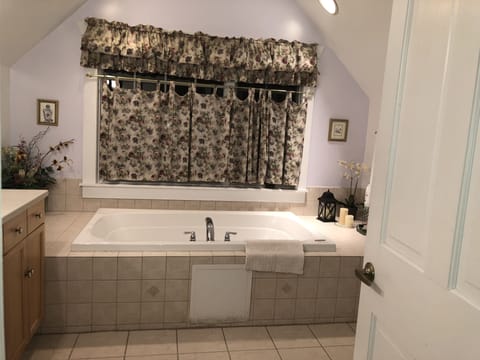 Luxury Quadruple Room, Ensuite (Violet Suite #10)