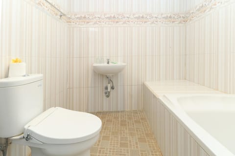 Superior Room | Deep soaking bathtub