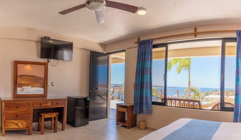 Deluxe Room | Free WiFi, bed sheets