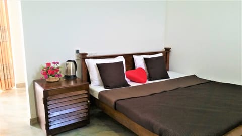 Standard Double Room, Garden View | Iron/ironing board, free rollaway beds, free WiFi, bed sheets