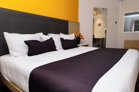 Executive Room | Premium bedding, in-room safe, free WiFi, bed sheets