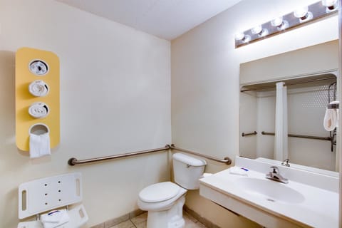 Standard Room, 1 King Bed, Accessible, Non Smoking | Accessible bathroom