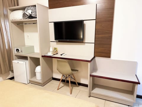 Minibar, in-room safe, free WiFi