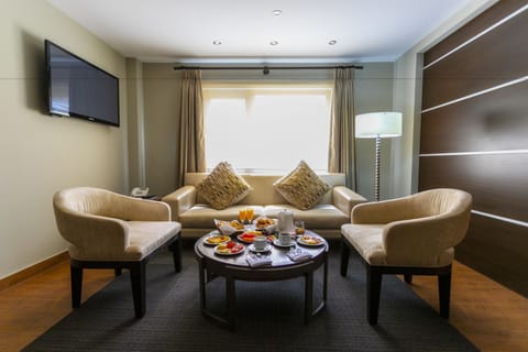 Presidential Suite | Minibar, in-room safe, individually decorated, individually furnished