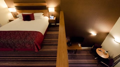 Deluxe Double Room | Hypo-allergenic bedding, in-room safe, iron/ironing board, free WiFi