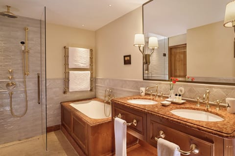 Combined shower/tub, free toiletries, hair dryer, bathrobes