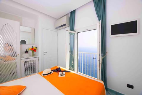 Superior Double Room, Sea View | Hypo-allergenic bedding, minibar, in-room safe, desk