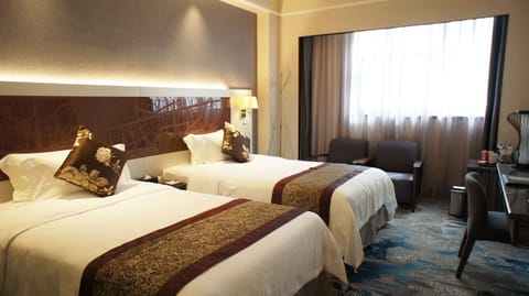 Executive Twin Room | Blackout drapes, free WiFi, bed sheets