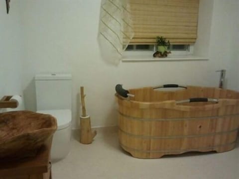 Double Room, Ensuite (Ground Floor - Wooden) | Bathroom