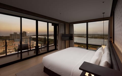 Junior Suite, 1 King Bed, Balcony, River View | Premium bedding, down comforters, pillowtop beds, in-room safe