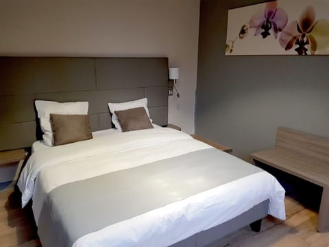 Comfort Double Room | In-room safe, desk, soundproofing, free cribs/infant beds