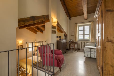 Junior Suite | Living area | Flat-screen TV