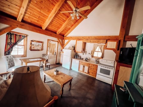 Sweetwater | Living area | 42-inch flat-screen TV with cable channels, TV