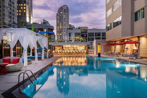 Outdoor pool, free cabanas, pool umbrellas