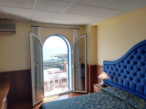 Superior Double or Twin Room, Sea View | In-room safe, desk, soundproofing, free WiFi