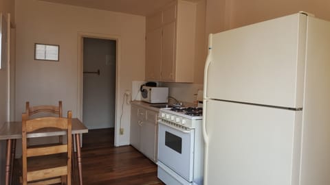 Economy Double Room, 2 Bedrooms, Smoking, Kitchen | Private kitchen | Fridge, microwave