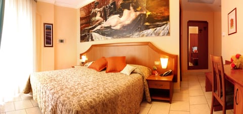 Standard Double Room | In-room safe, desk, free cribs/infant beds, rollaway beds