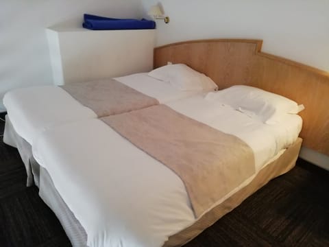 Quadruple Room | Premium bedding, Select Comfort beds, desk, iron/ironing board