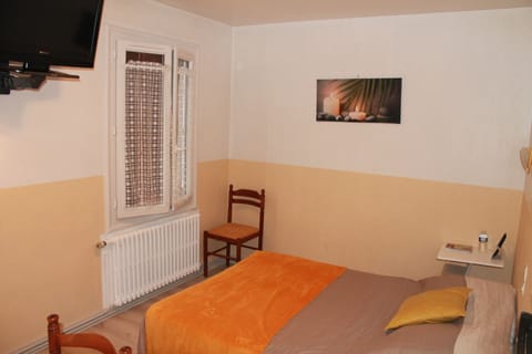 Double Room | Individually decorated, individually furnished, free cribs/infant beds